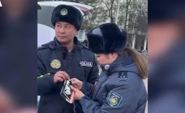 Подарки вместо штрафов: необычную акцию для водителей провели в Костанае