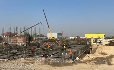 В Наурызбайском районе Алматы строятся 2 новые поликлиники и 3 ФОКа