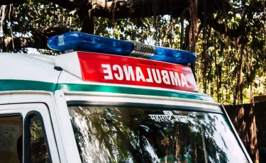 Жестокое наказание: учитель заставил школьницу сделать 100 приседаний, и она умерла