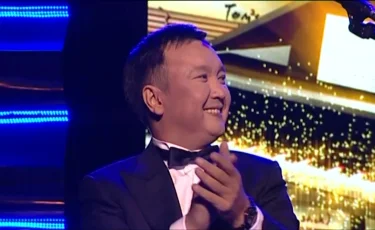 Заңгер Арман Дүйсеновтің отбасындағы мәселені өз қолына алғанын айтты