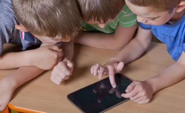 Возраст под контролем: соцсети в Казахстане ждут большие перемены