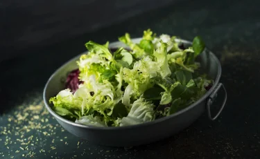 Без мяса никак: ученые доказали, что веганство сокращает жизнь