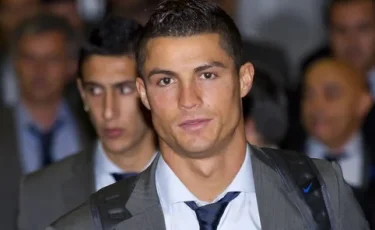 На ужин к президенту: Роналду и Илона Маска пригласили в Белый дом