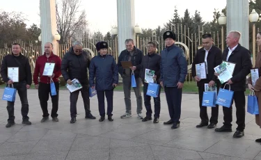 Алматыда тәртіпті такси жүргізушілері марапатталды