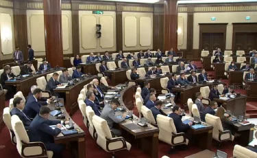 Біз түгілі, Американың өзі ЛГБТ сияқты теріс бағыттарды қоғамға жат деп таныды – депутат