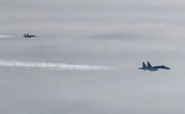Самолет Президента сопровождали истребители Су-35 в воздушном пространстве России