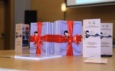 Шәмші Қалдаяқов -95: Түркістан облысында «Өнері өрге шалқыған орда» кітабының тұсаукесері өтті
