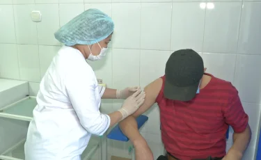 ЖРВИ: Алматыда 250 мыңнан астам адамға екпе егілді