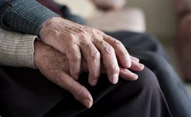 Пенсионный возраст в Казахстане: новые правила для мужчин и женщин