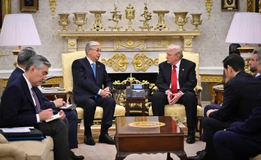 В ходе встречи в Овальном кабинете состоялся телефонный разговор президентов Казахстана, США и Премьер-министра Израиля