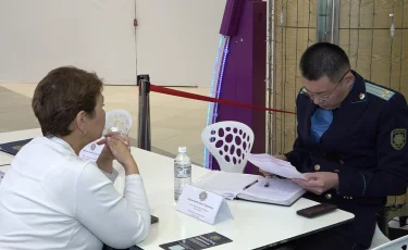 Прокуроры продолжают консультировать алматинцев по правовым вопросам