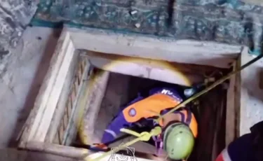 Талдықорғанда су құбырын жөндеп жүрген адам құдыққа құлап кетті