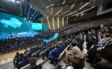 «Процесс обновления кадров проходит во всех ветвях власти и на всех уровнях» - Президент