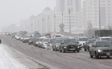 Соль под запретом: как теперь будут бороться с гололедом на дорогах