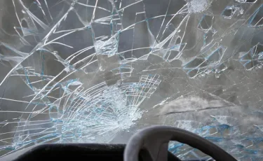 Павлодар облысында екі көлік бетпе-бет соғысып, бір адам көз жұмды