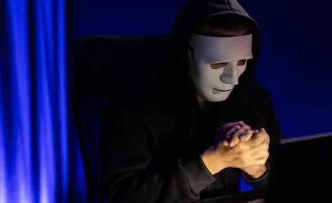 Изощренная афера: пенсионер продал квартиру под давлением мошенников и потерял миллионы