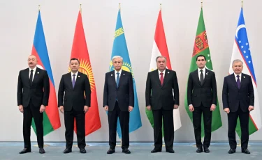 Президент прибыл в Конгресс-центр Ташкента