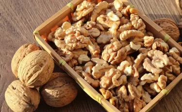 Грек жаңғағы қандай жағдайда зиянды болуы мүмкін