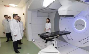 Олжас Бектенов  барлық өңірден келген онкопациенттерін қолжетімді озық емдеу әдістерімен қамтамасыз етуді тапсырды