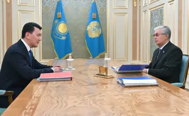 Президент Мемлекеттік кеңесші Ерлан Қаринді қабылдады