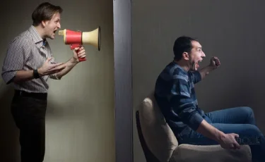 «Жизнь превратилась в ад»: павлодарцы массово пожаловались на неадекватного соседа (видео)