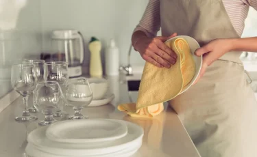 Как экономить воду при мытье посуды