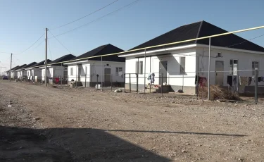 Көпбалалы ана ретінде неге кезекке тұрдық: Алматы облысында мемлекеттен берілген баспанаға қатысты дау шықты