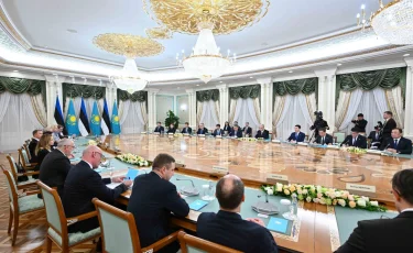 Президенты Казахстана и Эстонии провели переговоры в расширенном составе