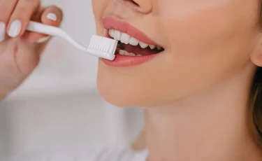 Кариес теперь не страшен: учёные создали гель, который “чинит” зубы