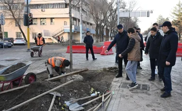 Аким Алматы ознакомился с ходом благоустройства территории вдоль улицы Пушкина