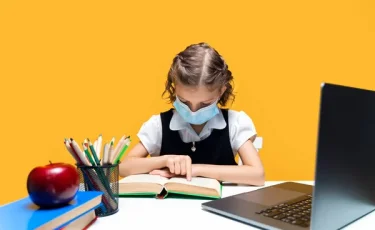 Вспышка ОРВИ: казахстанские школьники переходят на онлайн-формат обучения