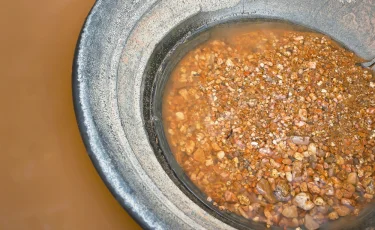 Криминальный бизнес: полиция выявила незаконный оборот золота в Акмолинской области