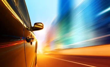 Безумный пассажир: клиент не заплатил таксисту и угнал его машину