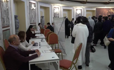 Заң мен тәртіп: Алматыда бос жұмыс орындары жәрмеңкесі өтті