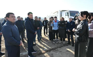 Дархан Сатыбалды "Рахат-Мәдениет" шағынауданының тұрғындарымен кездесті