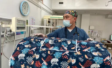 В Алматы выходили крошечного недоношенного младенца