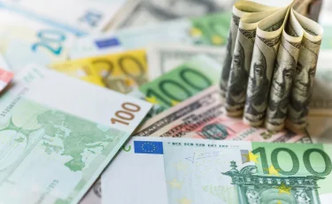 Курс евро и доллара в обменниках Астаны и Алматы 12 ноября 2025