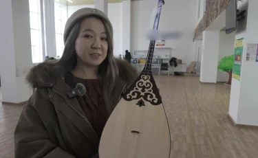 Мечты сбываются: мальчик из Мексики, поклонник Димаша Кудайбергена, получил в подарок домбру