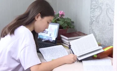 Ақтөбеде оқушылар қашықтан оқып жатыр