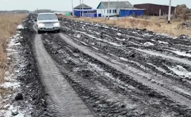 Жол азабын жүрген біледі: СҚО-да тұрғындар батпаққа батып жүр