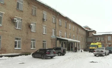 Полвека без капремонта: в Шемонаихе пациентов лечат в аварийных условиях