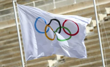 В Риме встретили олимпийский огонь Игр 2026 года