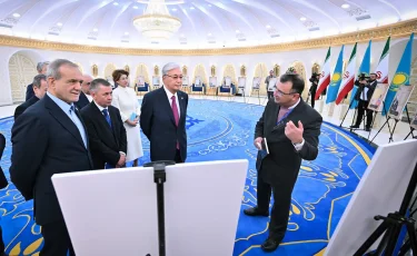 Президенттер Иран архивінен табылған қазақ тарихына қатысты көне қолжазбалар көрмесін тамашалады