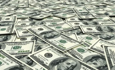 Словно опомнился: что происходит с долларом в Казахстане