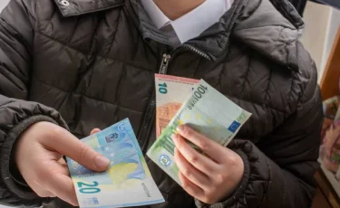 Подросток похитил семейные деньги по приказу мошенников