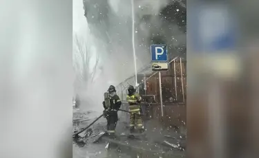 Крупный пожар в Астане: горел бывший кинотеатр, кафе и автомобиль