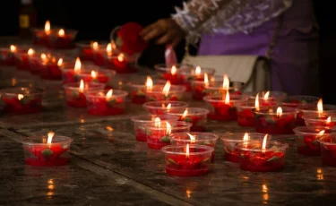 Невероятно, но факт: бабушка -"зомби" встала из гроба через несколько дней после смерти