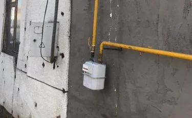В Алматы продолжается газификация домов социально уязвимых жителей города