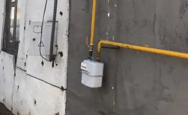 В Алматы продолжается газификация домов социально уязвимых жителей города