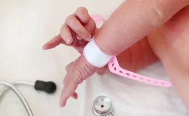 В Шымкенте родился ребенок весом 700 граммов